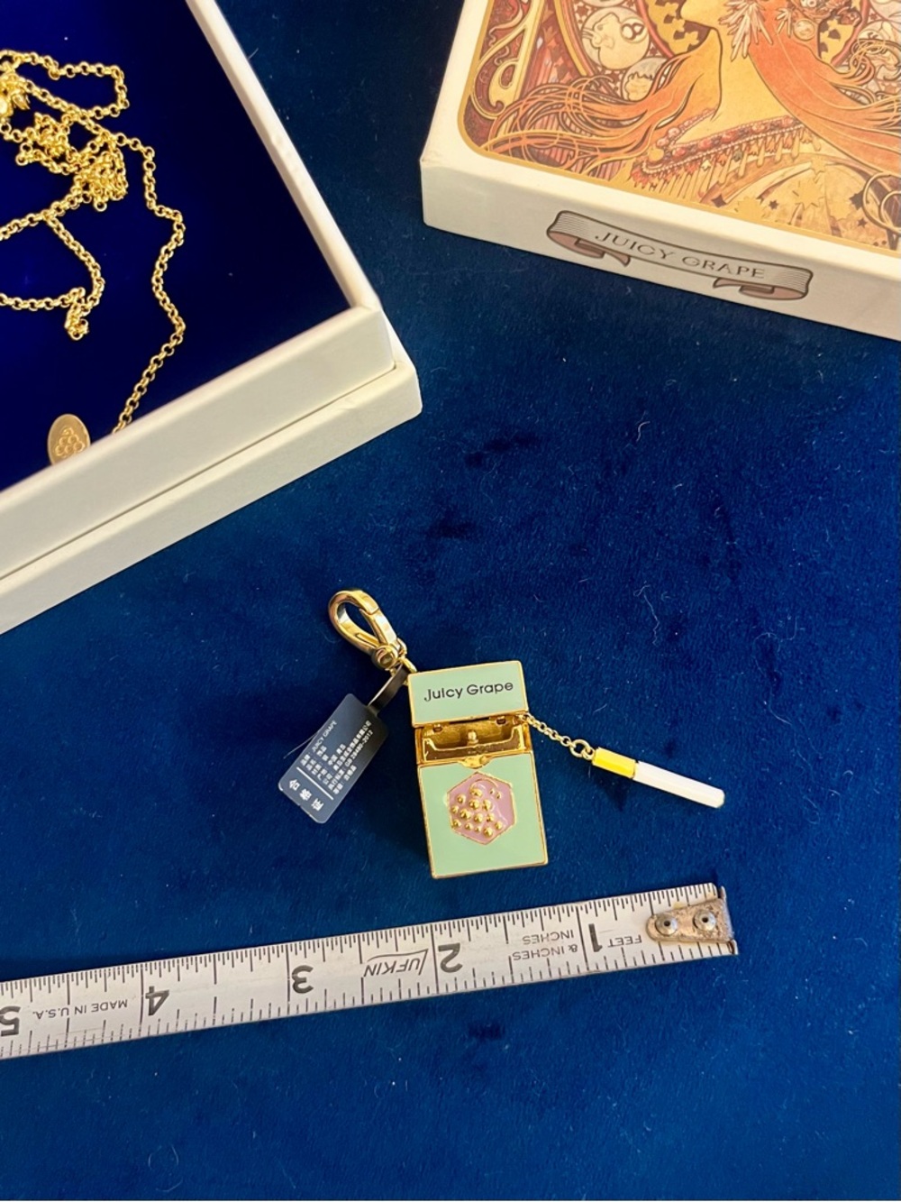 Juicy Grape Cigaratte Box Charm / Pendant with Opening Mechanism - Picture 13 of 15